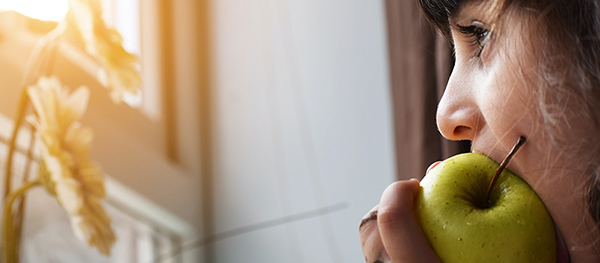 comiendo-manzana
